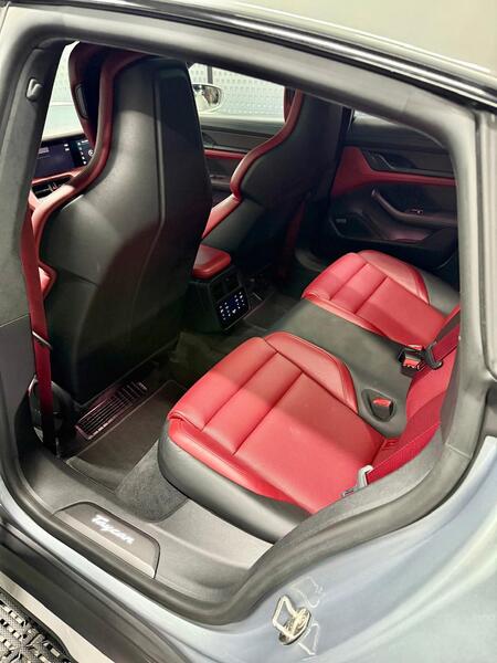 Porsche Taycan Turbo