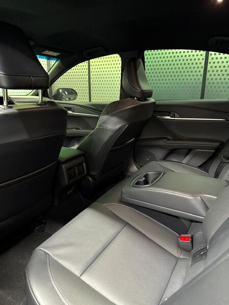 Toyota Camry 80 Hybrid