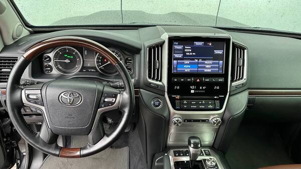 Toyota Land Cruiser 200 B6/B7