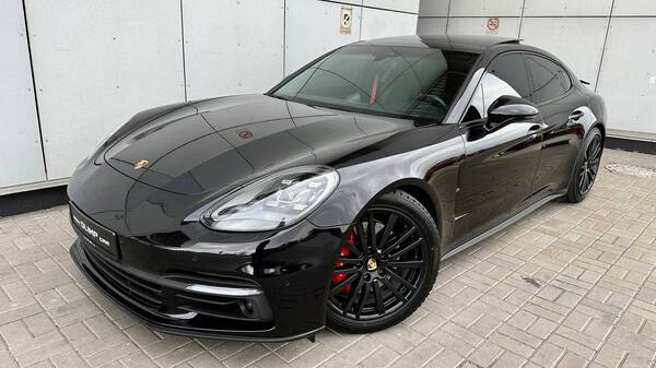 Porsche Panamera 4S
